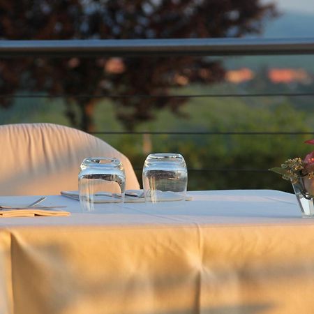 Il Vigneto Guest House Roddi Luaran gambar