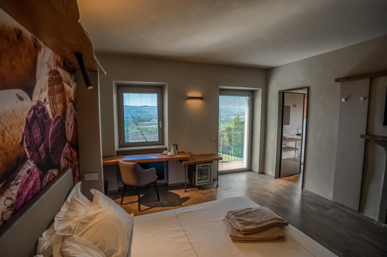 Il Vigneto Guest House Roddi Luaran gambar